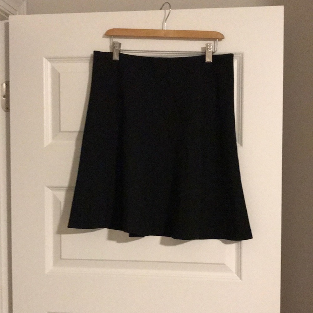 Loft Short Flippy Skirt size M
